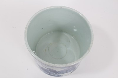 Lot 16 - A Chinese blue and white brush pot
