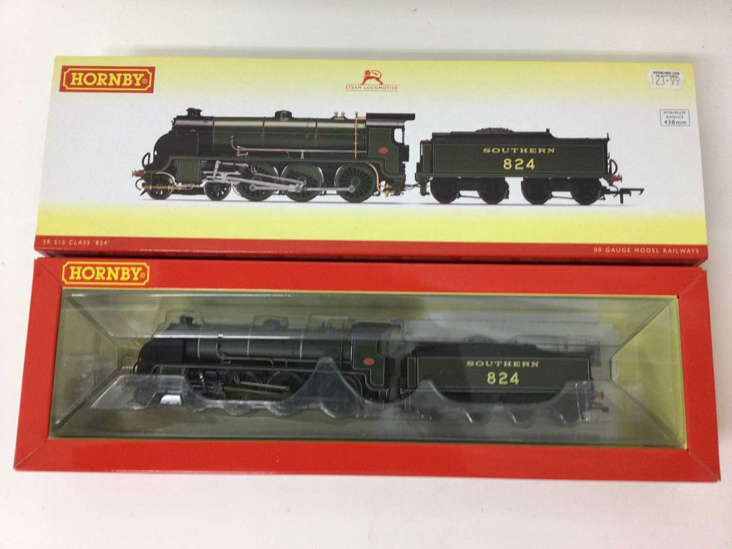 Lot 31 - Hornby OO gauge SR 0-6-0 Class Q1 locomotive C8 R2343, BR 4-6-0 Class 75000, R2714, SR S15 Class '824' R3327 all boxed (3)