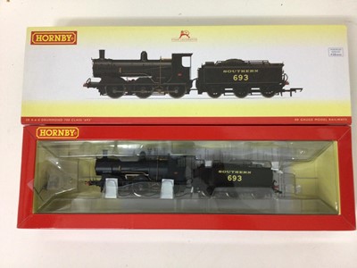 Lot 33 - Hornby OO gauge locomotives SR Lord Nelson Class 'Sir Francis Drake' No 851 R3634, SR Drummond 700 '693' R3419, LMS 4-6-2 Duchess Class 'City of Glasgow' R2311 all boxed (3)