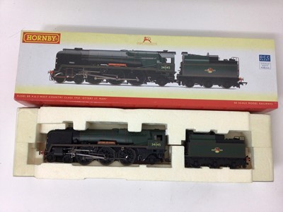Lot 36 - Hornby OO gauge locomotive LNER Class Q6 locomotive '3418' R3424. BR 4-6-2 rebuilt West Country Class '34045 Ottery St Mary'  R2585, GWR 4-6-0 6800 Grange Class 'Hardwick Grange' R2402 all boxed (3...