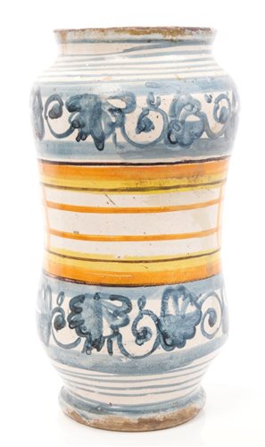 Lot 49 - 17th century Italian Majolica drug jar with...