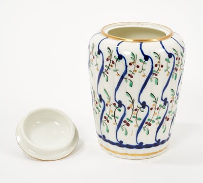 Lot 277 - A rare Flight Worcester tea canister and cover, circa 1785. Provenance; Roderick Jellicoe