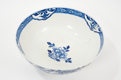 Lot 281 - An English porcelain round bowl, painted in blue, circa 1770, probably Bow