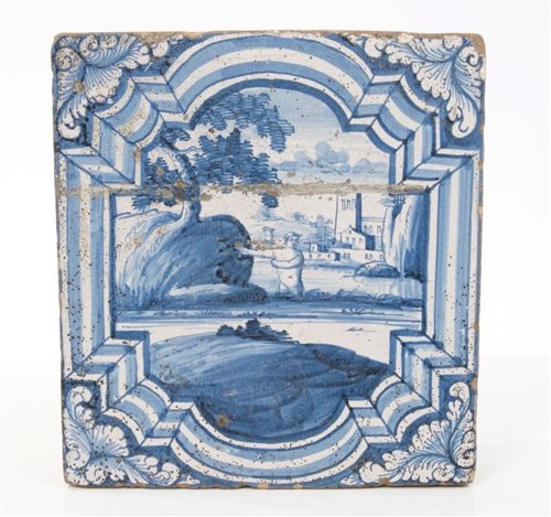 Lot 56 - 17th / 18th century Italian blue and white...