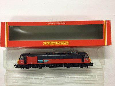 Lot 88 - Hornby OO gauge locomotives BR Intercity Class 91 B-B electric locomotive 'The Scotsman' 91 003, R356, Scotrail Class 47 'Greyfriars Bobby' locomotive 47 411, R886, BR Parcels Livery Class 90 elect...