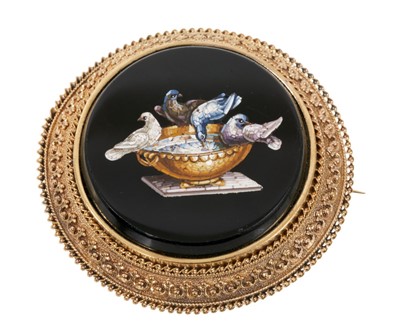 Lot 726 - 19th century Italian micro mosaic brooch in gold mount