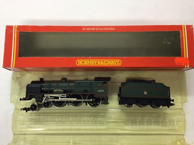 Lot 77 - Hornby OO gauge locomotives BR lined dark green 4-6-0 Patriot Class 'Private E Sykes VC' locomotive and tender 45537, R578, GWR  lined green 4-4-0 County Class (limited edition) 'County of Hereford...