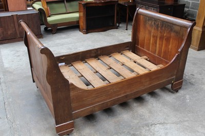 Lot 1408 - Late 19th / early 20th century chestnut sleigh bed, raised on castors, 116cm wide