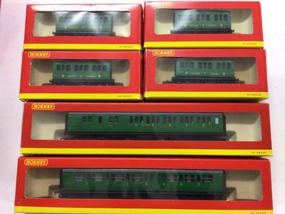 Lot 139 - Hornby OO gauge SR carriages including Maunsell R4297B & R4300A plus Ex LSWR corridor coaches R4719 & R4718 together with 4 wheel coach R4121 (x12), all boxed (16)