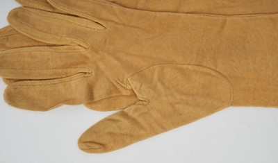 Lot 98 - Wallis Duchess of Windsor, pair very fine quality 1930s-1950s fawn silk velvet evening gloves with very fine stitching , inventory label to interior and original Sotheby's part lot label for The Du...