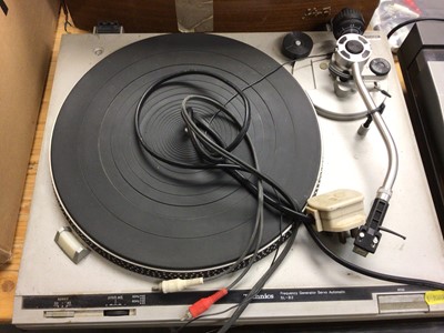 Lot 2242 - Technics SL-B2 turntable