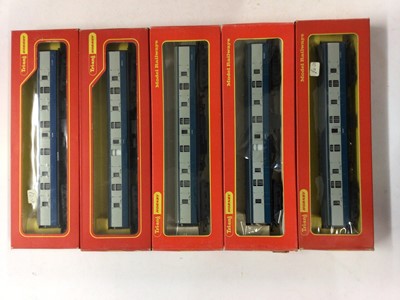 Lot 142 - Hornby OO gauge carriages including BR Mk3 1st Class coach R428 (x2), Triang Hornby Full Parcel Brake coach R425 (x4) plus other LMS, GWR rolling stock (15)