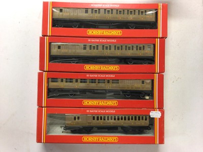 Lot 143 - Hornby OO gauge LNER carriages including Clerestory coaches R24 (x4), Brake coaches R25 (x2) and two others and two sleeping cars, Composite Brake  R478 (x3), Composite R391 (x2), R477 (x2), R435 (...