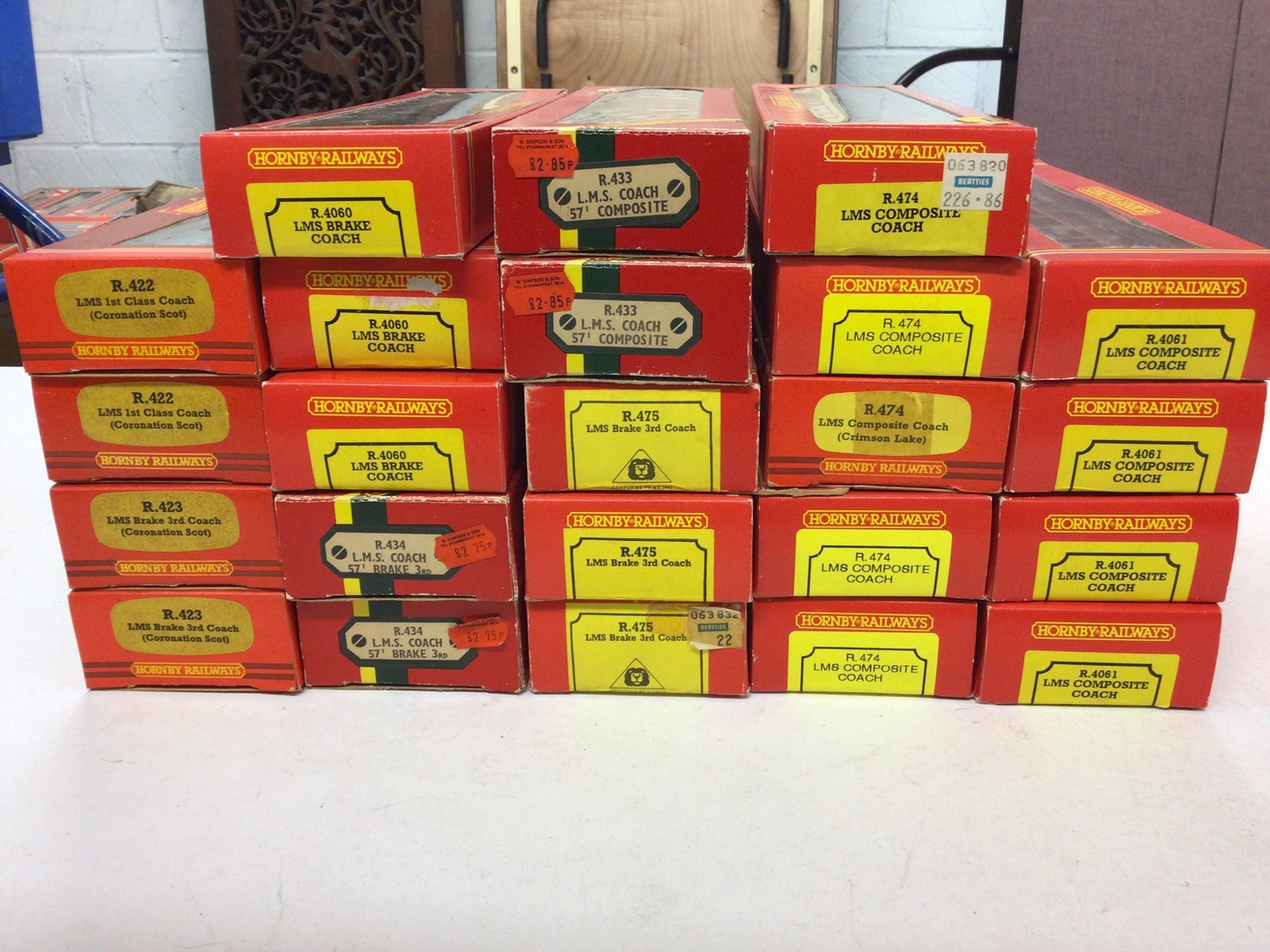 Lot 145 - Hornby OO gauge LMS carriages including