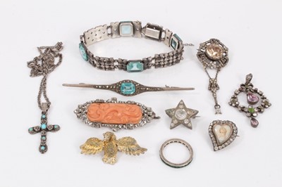 Lot 723 - A good group of antique and vintage jewellery to include antique paste set jewellery