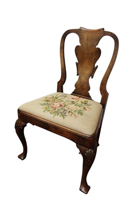 Lot 1478 - Queen Anne style walnut side chair