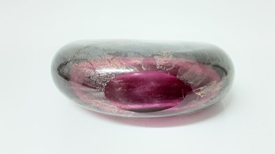 Lot 1143 - Isle of Wight pink azurene glass fish vase, 23cm high