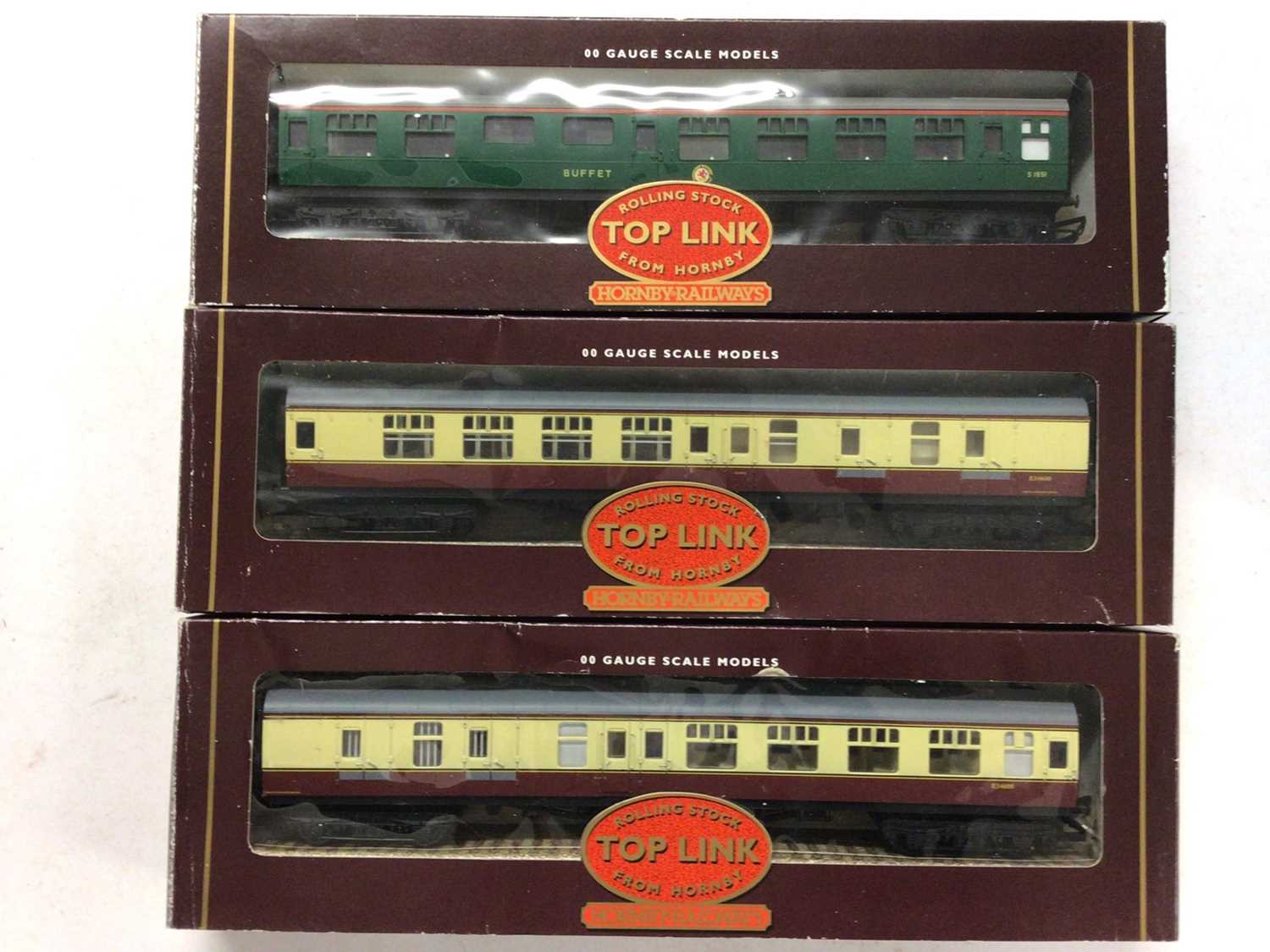 Lot 159 - Hornby OO gauge Top Link carriages including BR Mk1 Brake coach R450 (x2), Composite coach R445 (x2), Buffet R441 and Eastern Region Composite coach R4005, Thomas the Tank Engine carriages (x4) and...