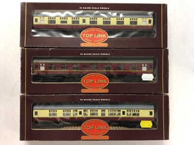 Lot 159 - Hornby OO gauge Top Link carriages including BR Mk1 Brake coach R450 (x2), Composite coach R445 (x2), Buffet R441 and Eastern Region Composite coach R4005, Thomas the Tank Engine carriages (x4) and...