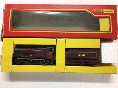 Lot 173 - Triang Hornby OO gauge BR black 0-6-0 locomotive and tender 61572 R150S (loco) & R39 (tender), LNER lined green 4-6-0 locomotive and tender 8509, Midland LMS maroon Deeley 3F 0-6-0 locomotive and t...