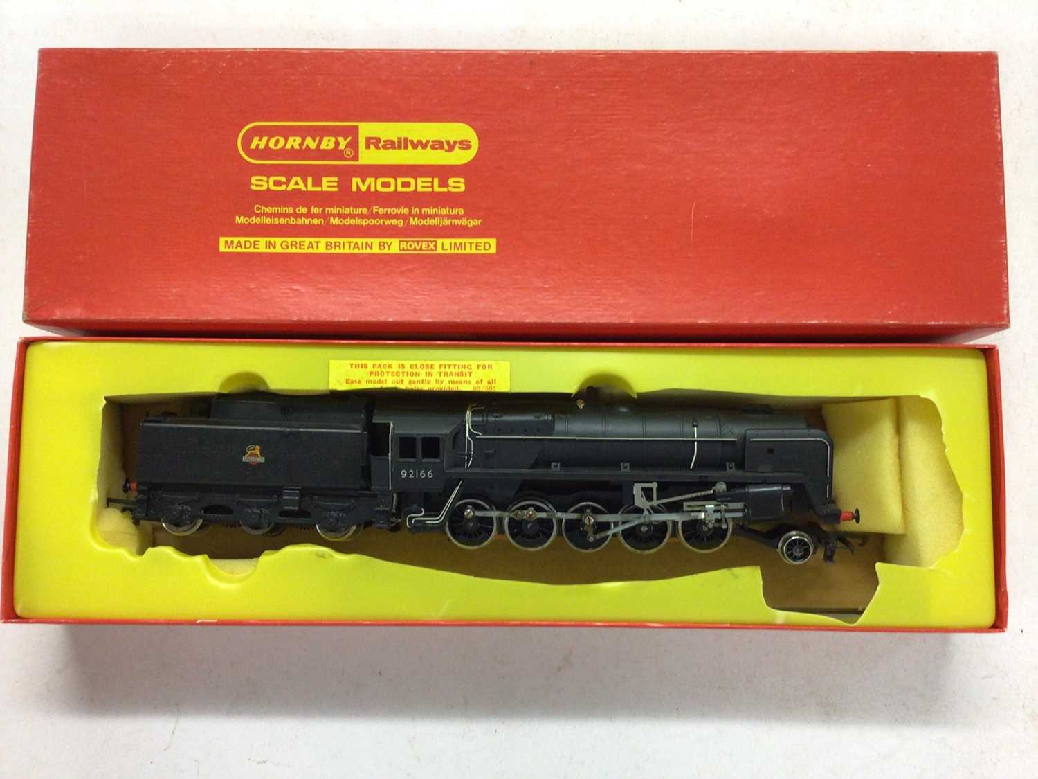 Lot 175 - Triang Hornby OO gauge BR black 2-10-0 locomotive and tender 92166, R550, BR black 0-4-4 M7 Class Tank locomotive 30027, R754, SR 0-4-4 M7 Class Tank locomotive 328, R868, 2-6-2 lined black Contine...