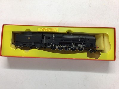 Lot 175 - Triang Hornby OO gauge BR black 2-10-0 locomotive and tender 92166, R550, BR black 0-4-4 M7 Class Tank locomotive 30027, R754, SR 0-4-4 M7 Class Tank locomotive 328, R868, 2-6-2 lined black Contine...