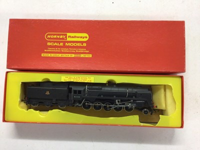 Lot 175 - Triang Hornby OO gauge BR black 2-10-0 locomotive and tender 92166, R550, BR black 0-4-4 M7 Class Tank locomotive 30027, R754, SR 0-4-4 M7 Class Tank locomotive 328, R868, 2-6-2 lined black Contine...