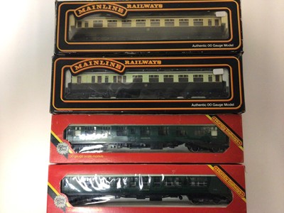 Lot 179 - Railway OO gauge boxed selection of carriages & rolling stock various manufacturers including Bachmann, Hornby, Mainline etc plus some unboxed (qty)