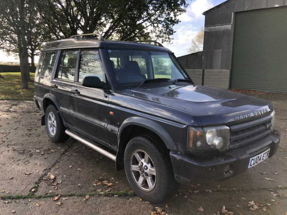 Lot 2 - 2004 Land Rover Discovery SW 2.5 TD5 Pursuit, diesel, manual, 5 seater, finished in blue with a cloth interior, reg. no. CU04 ETR