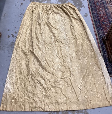 Lot 2088 - Set of six various gold silk damask curtains and three ensuite pelmets