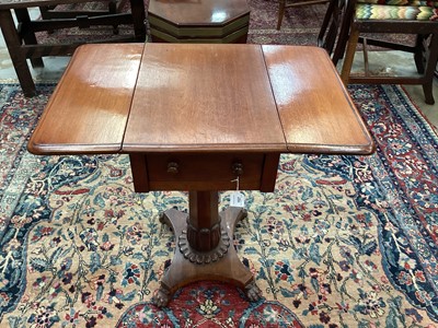 Lot 1527 - Regency mahogany occasional table