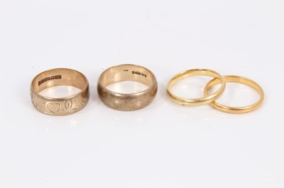 Lot 98 - 22ct gold wedding ring, 18ct gold wedding ring and two 9ct gold wedding rings (4)