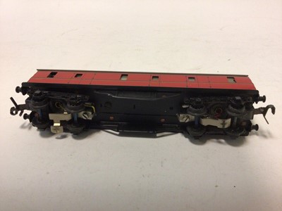 Lot 219 - Trix 3-rail OO gauge BR green 4-6-2 'Scotsman' locomotive and tender 60103 and coach plus 20/58 diesel 2-car set with maroon & cream livery  20058 (Trix box but not original contents)