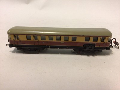 Lot 219 - Trix 3-rail OO gauge BR green 4-6-2 'Scotsman' locomotive and tender 60103 and coach plus 20/58 diesel 2-car set with maroon & cream livery  20058 (Trix box but not original contents)