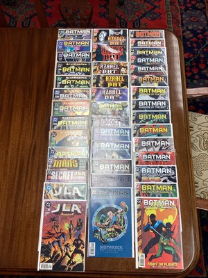 Lot 601 - DC Comics mostly 90s to include Batman, Green lantern, The Flash and others. Approximately 124 Comics