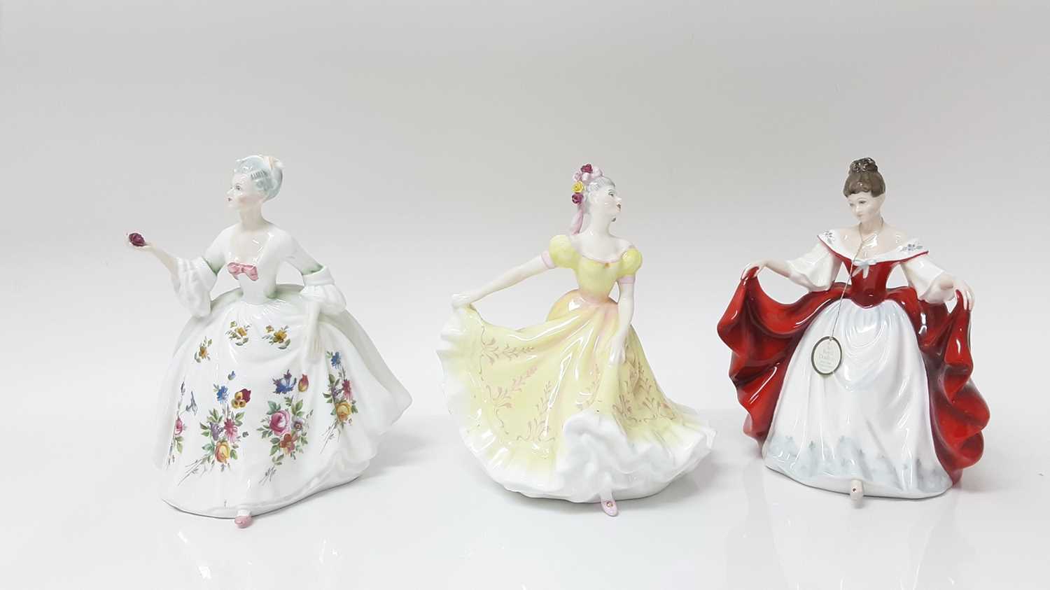 Lot 1341 - Collection of 18 Royal Doulton figures