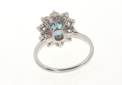 Lot 462 - Diamond and blue topaz cluster ring