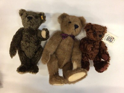 Lot 1844 - A group of designer bears including Steiff 000829, Mother Hubbard Bono 4/4 and Chester 1/1 both with tag, Floyd 9/15 by Shirley Latimer with tag, Edmund by Boyds Bears with tag plus other bears. (1...