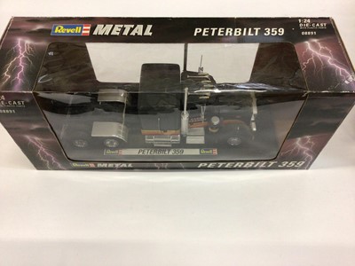 Revell - 1:24 - Peterbilt 359 met Box-trailer - Revell Metal