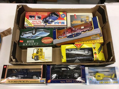 Lot 1982 - Five boxes of boxed mixed die cast vehicles