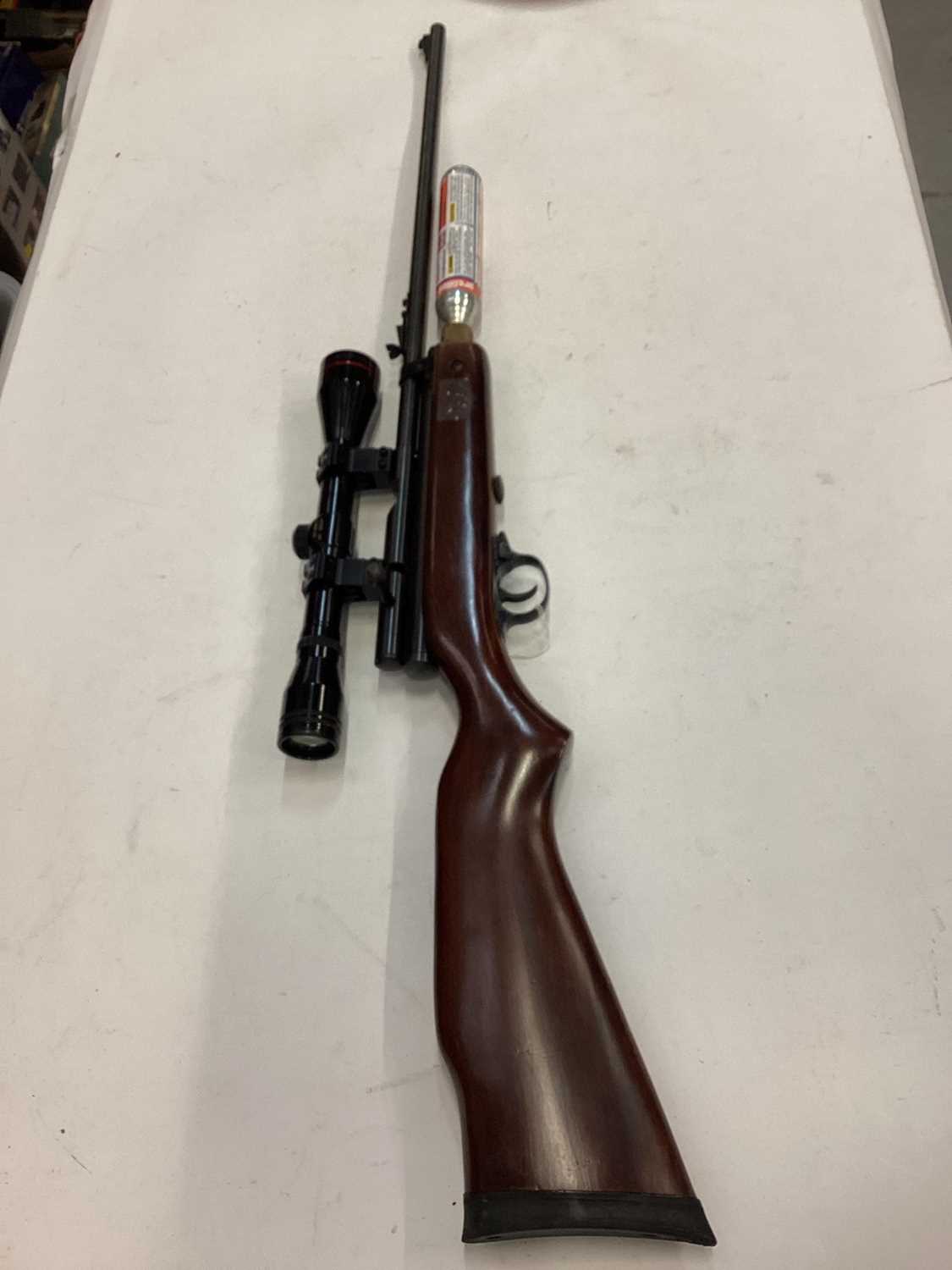 Lot 1010 - SMC CO2 powered .22 air rifle with scope