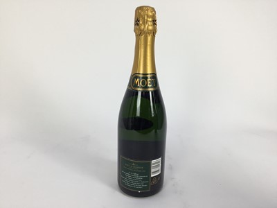 Lot 4 - Champagne - one bottle, Moët & Chandon 1995, in original card tube