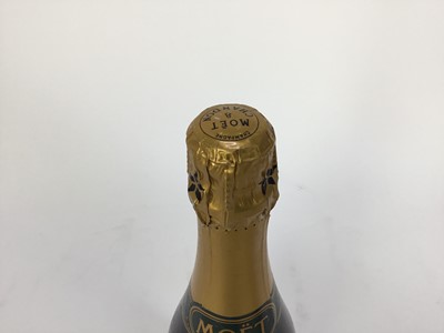 Lot 27 - Champagne - one bottle, Moët & Chandon 1995, in original card tube