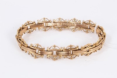 Lot 108 - Victorian 15ct gold fancy link expandable bracelet