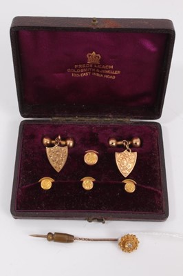 Lot 109 - Set of 9ct gold antique dress studs and pair of shield shaped cufflinks, in fitted case