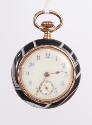 Lot 115 - 20th century banded agate fob watch