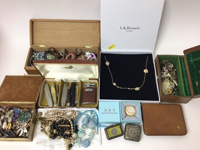 Lot 127 - Group of costume jewellery and bijouterie