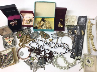 Lot 264 - Group of vintage costume jewellery and wristwatches