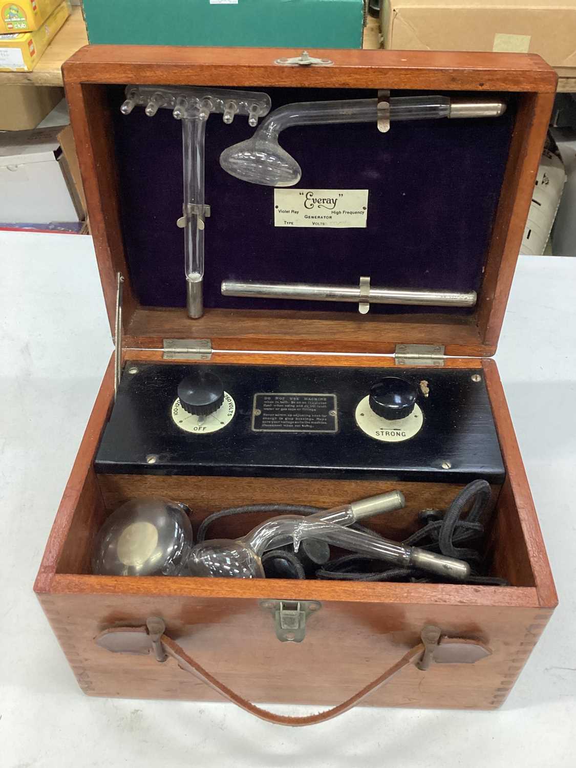 Lot 2610 - Vintage Everay medical Ultra Violet machine