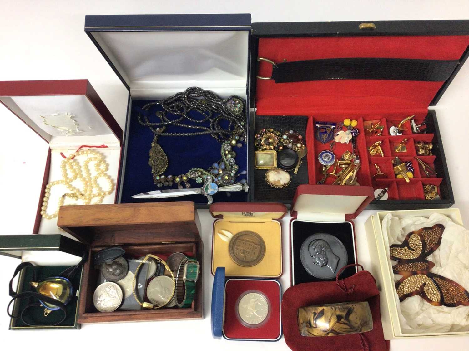 Lot 341 - Group of costume jewellery and bijouterie including various cufflinks, brooches, wristwatches, coins and medallions